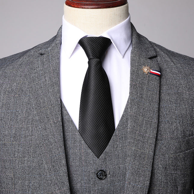 Classic Gray Three-Piece Suit for Timeless Elegance